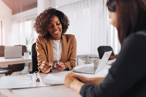 signature d'un contrat avec un client